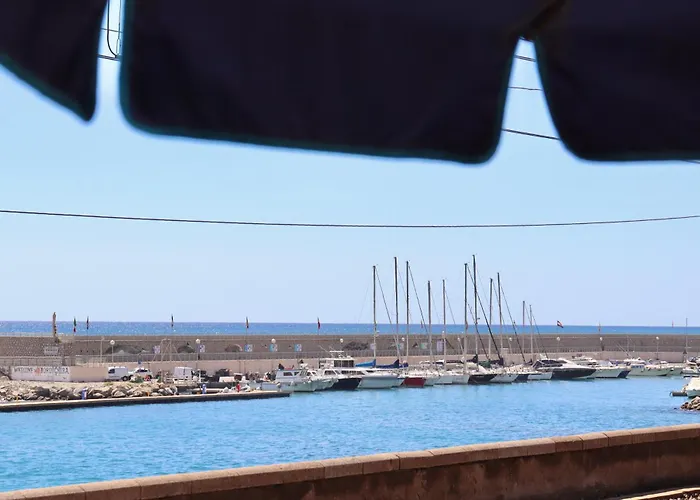 Acqua Di Mare Bed & Breakfast 4*