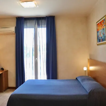 Oda ve Kahvaltı Acqua Di Mare 4*